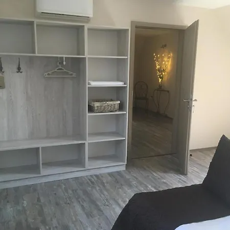 Tiszavilag Pihenohaz بيت ضيافة *