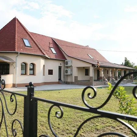 Tiszavilag Pihenohaz