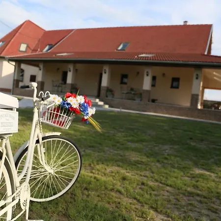 Tiszavilag Pihenohaz * Tiszakécske