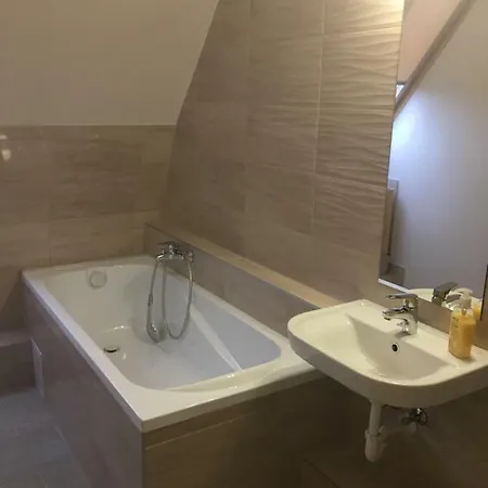 Tiszavilag Pihenohaz بيت ضيافة