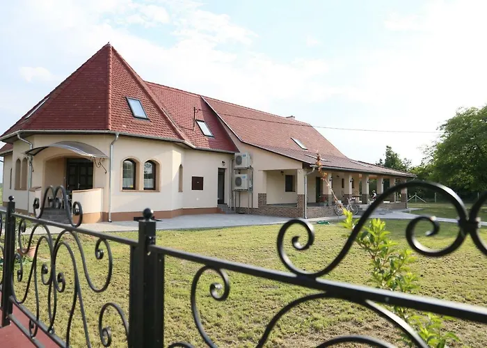 Tiszavilag Pihenohaz