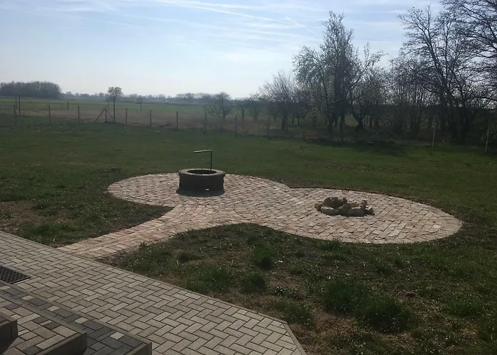 Tiszavilag Pihenohaz Pensiune